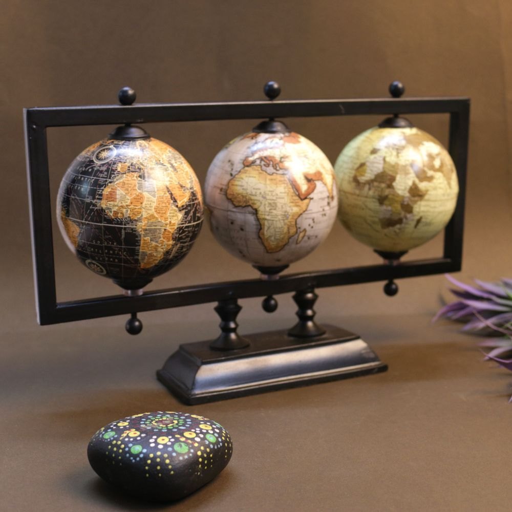 Golden Round TRIO GLOBE SMALL, For Exterior Decor