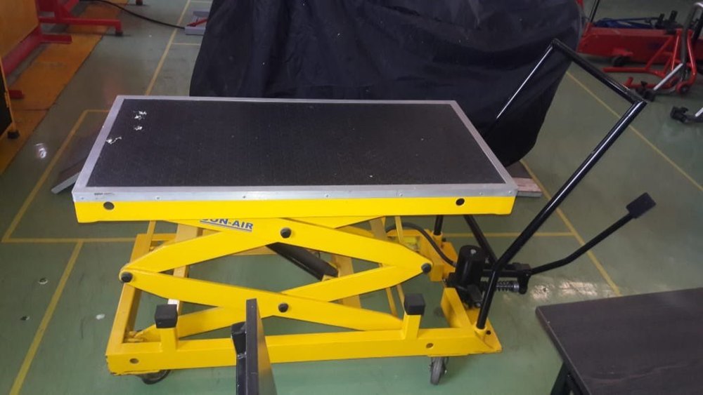 MS Yellow Hydraulic scissor Trolley, Load Capacity: 350 kg