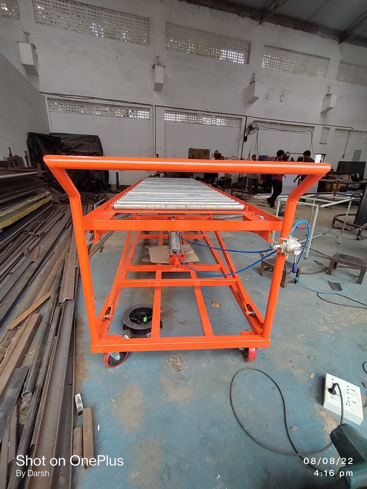 Pneumatic Scissor Lift Trolley, Lift Drive: Pneumatic, Hydraulic, Load Capacity: 300-500 kg