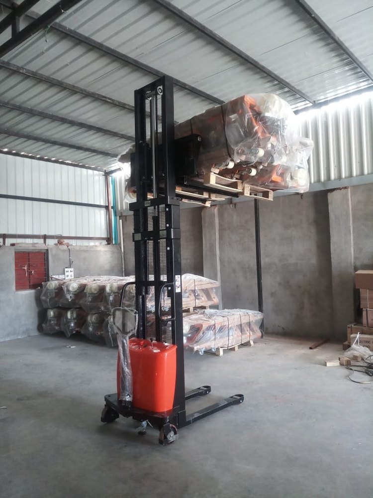 SRE Pallet Fork Top Quality Battery Operated Hydraulic Stacker, Lifting Capacity: 1.5 Ton, 300-350