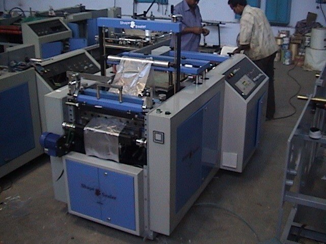 PE Gloves Making Machine