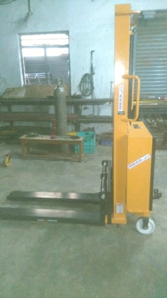 Semi Electric Hydraulic Stacker