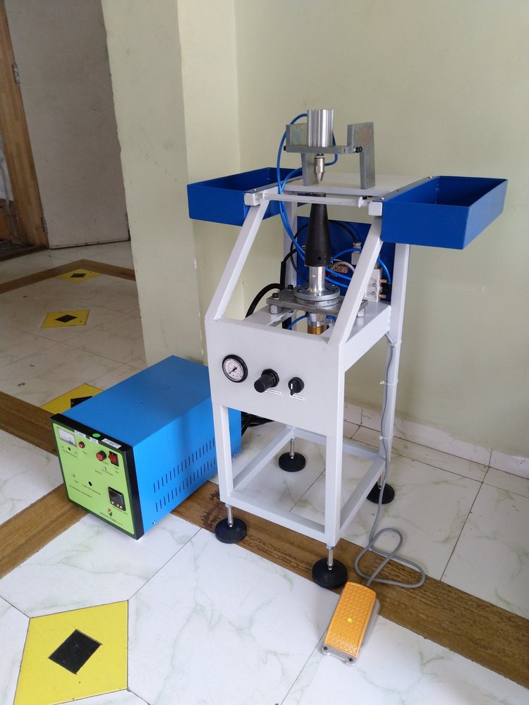 Johnson Plastosonic Ear Loop Welding Machine, Production Capacity: 50 Nos Per Month