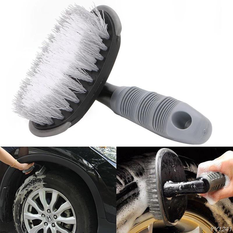 Tyre Brystal Brush