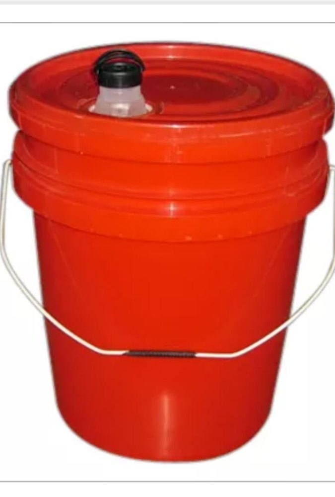 HDPE Red Oil Bucket, Capacity: 15 L