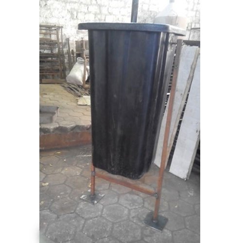 Ercon Plastic Dustbins with MS Stand for Industrial, Capacity: 120 kg