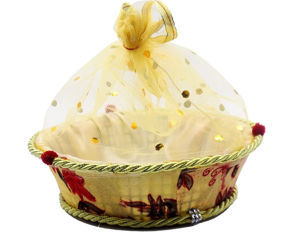 White And Red Net Basket, For Gifting, Size: 9 Inch