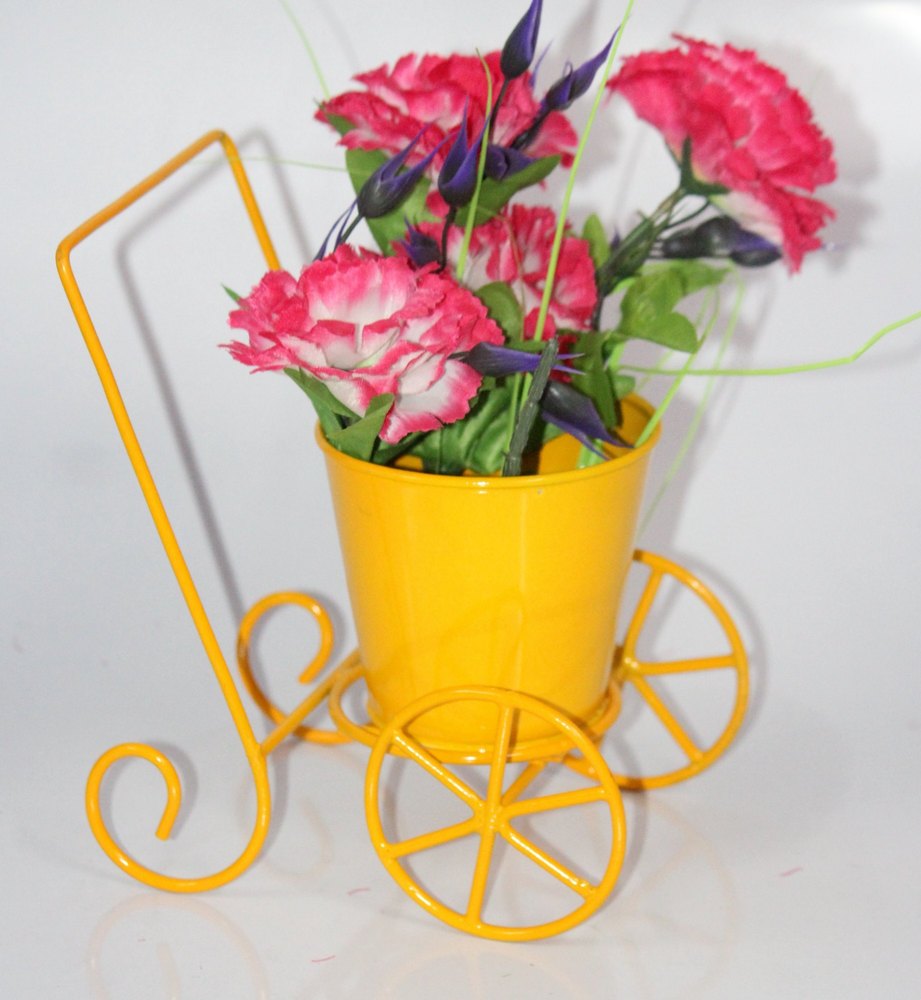 Iron Rikshaw with Iron Bucket, For Decoration, Size: 18 X 17 X 13 cm (h X L X W)