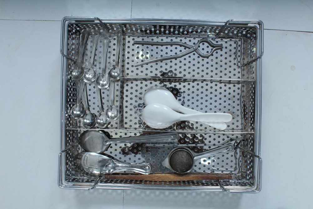 Stainless Steel Wire Perforated Cutlery Basket, For Kitchen, Size: 18*20*4 Inch