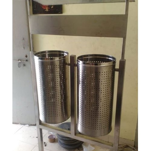 pole Mout Silver Steel Dustbins, Capacity: 6-10 Liters