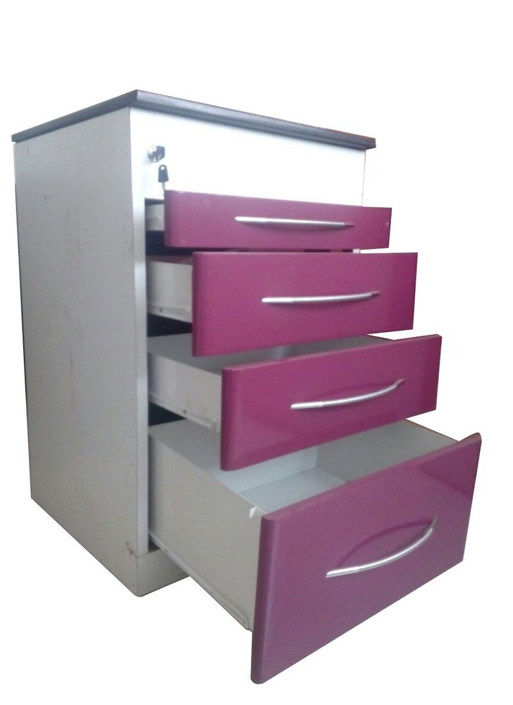 Stainless Steel Mobile Trolley, Load Capacity: 65 Kg Approx