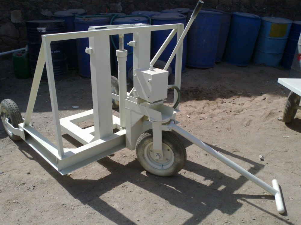 Hand Operated Nexus Hydraulic Pallet Trolley, Loading Capacity: 600 Kg, Model Name/Number: Nhp