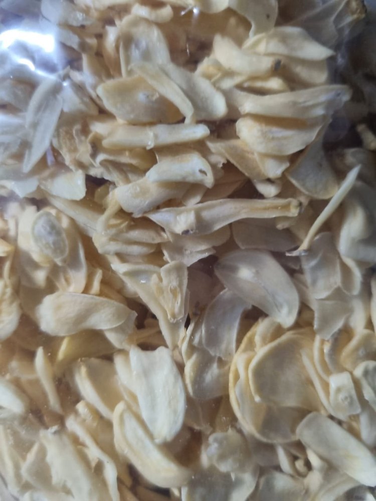 Sryshaya Flakes, Chips Dehydrated Garlic Flakes, Gujarat