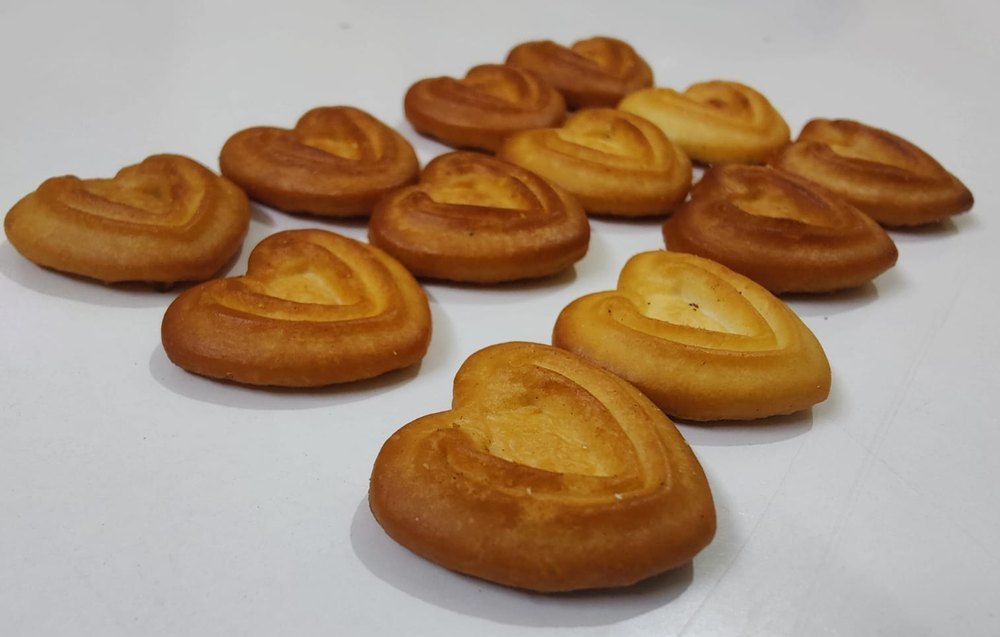 Heart Shaped Sweet Biscuits, Packaging Type: Loose