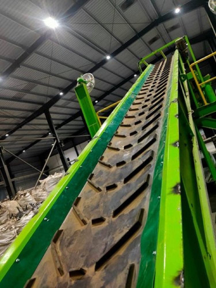 Vertical Conveyors Stainless Steel Conveyor Belts, Material Handling Capacity: 50 kg per feet img