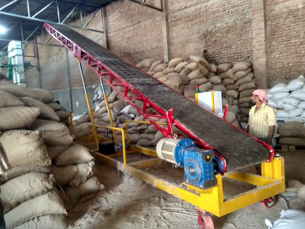 Bag Stacker Conveyor Hydraulic, For Grains, Material Handling Capacity: 150 Kg Per Meter