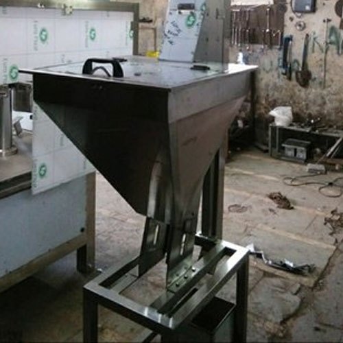 SS 304 Cap Elevator, Power Consumption: 1-2 HP img