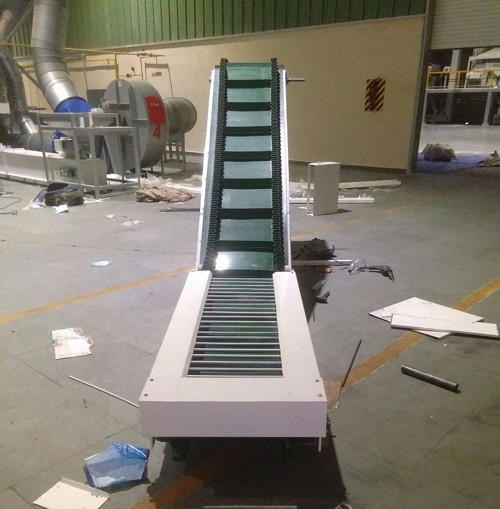 Steel Z Type Conveyor System, Capacity: 1-50 kg per feet