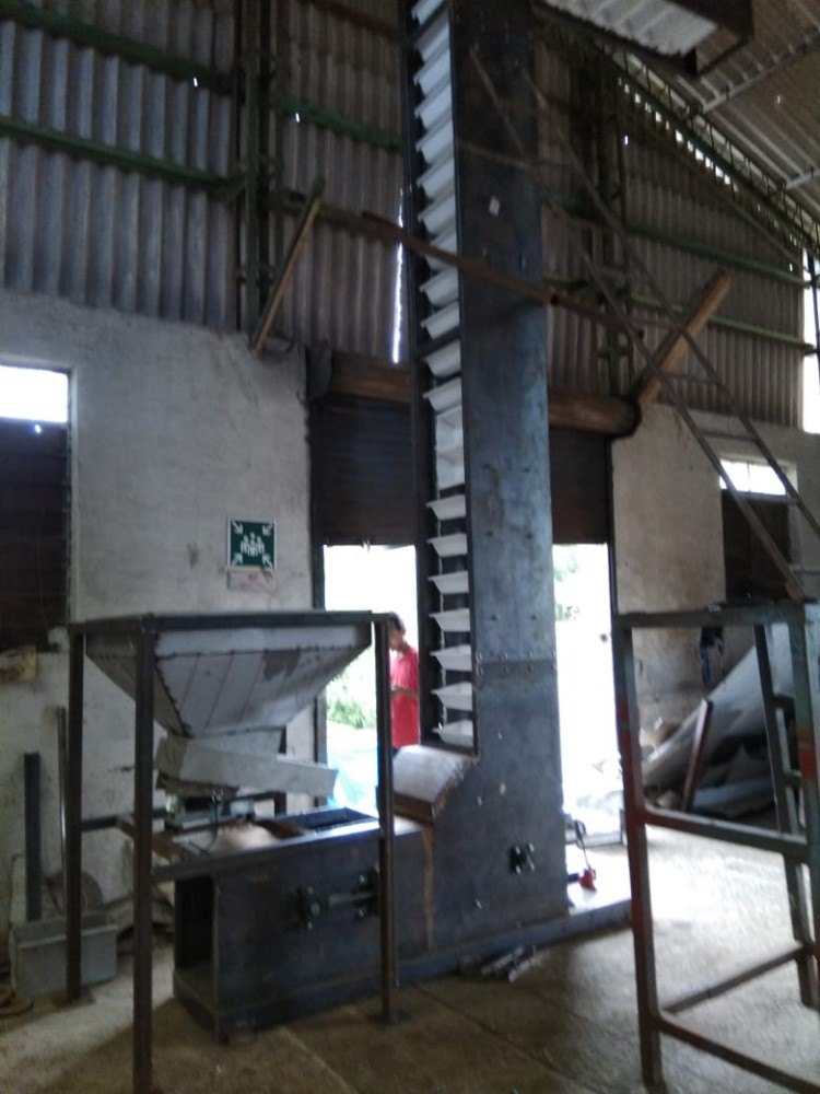 Z Type Bucket Elevator, Capacity: 2-10tph