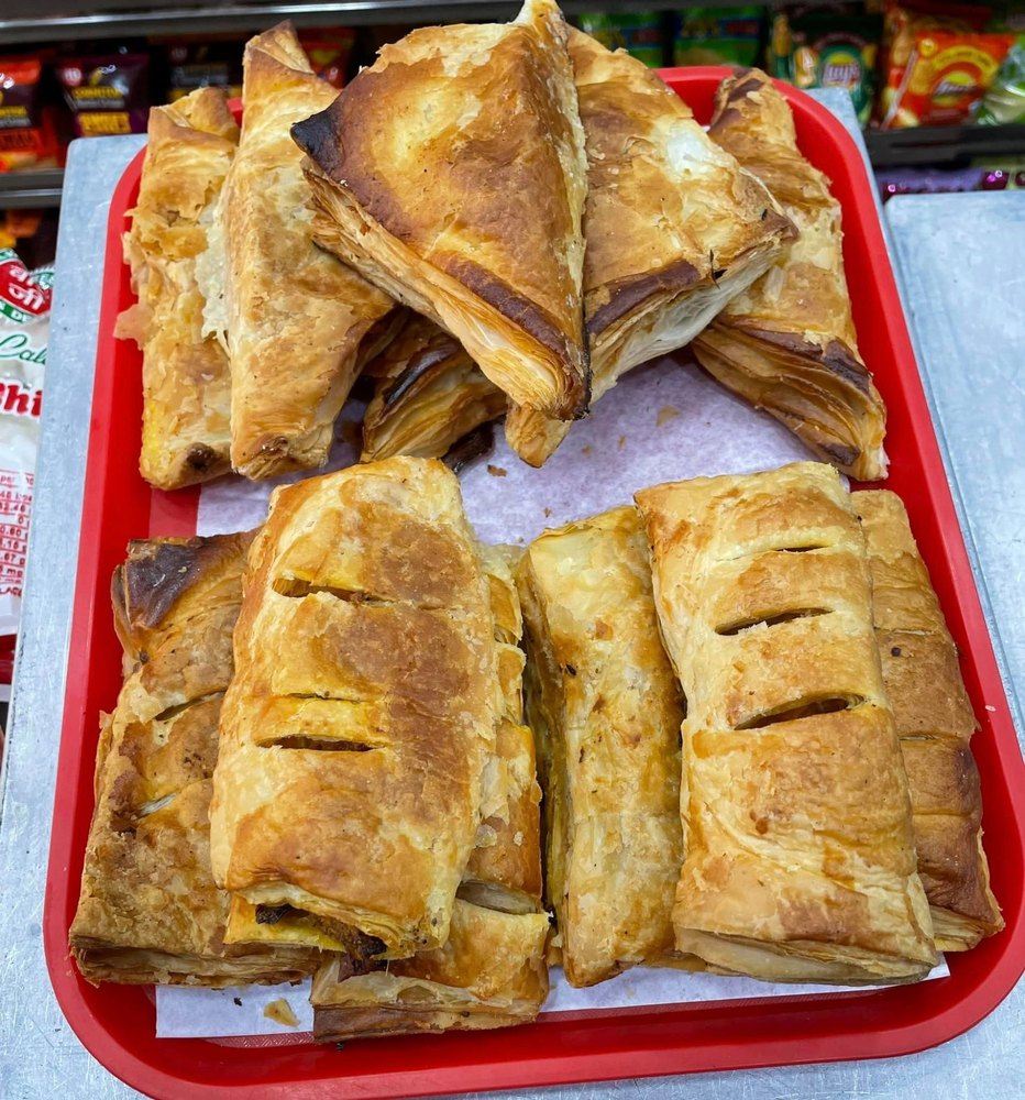 Forio Bakers Spicy Paneer Patty, For Home, Bakery And Restaurant img