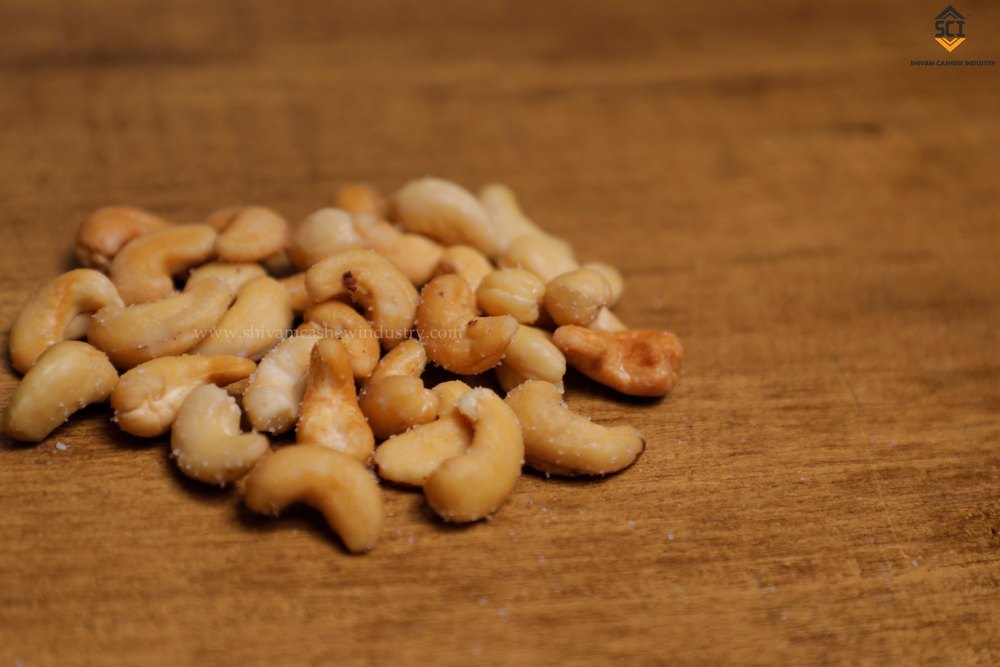 Fried Salted Cashew Nuts, Packaging Type: Standing Pouch