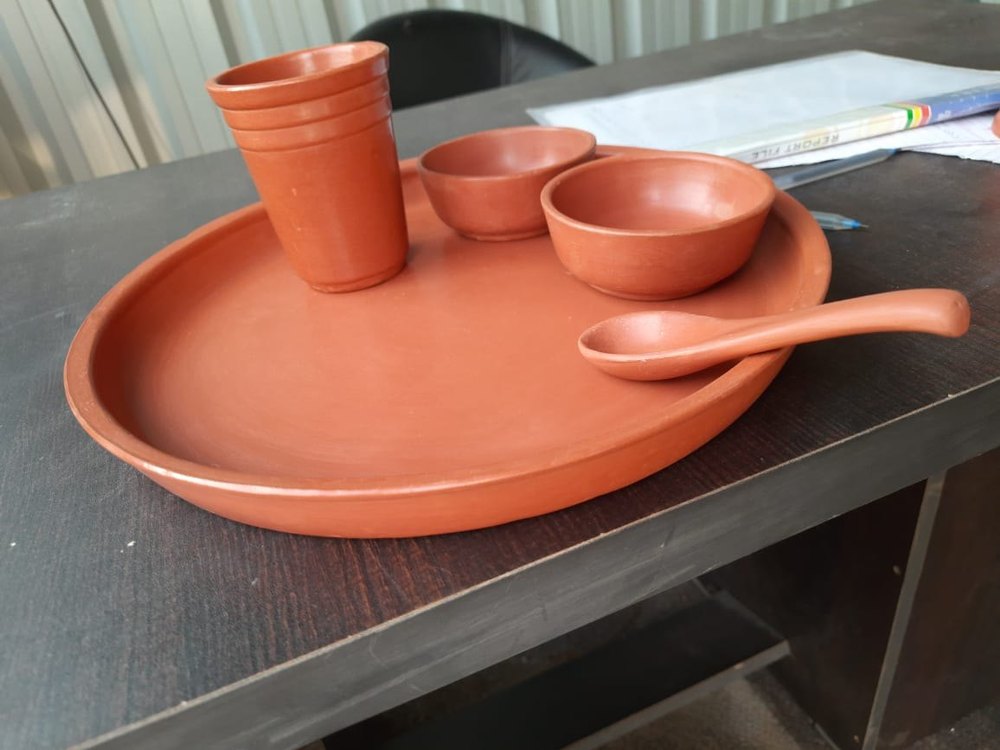 Painted Brown Clay Terracotta Dinner Set, For Hotel & Restaurant