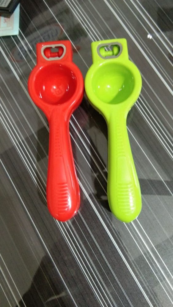 Plastic Lemon Squeezer With Bottle Opener, For Home