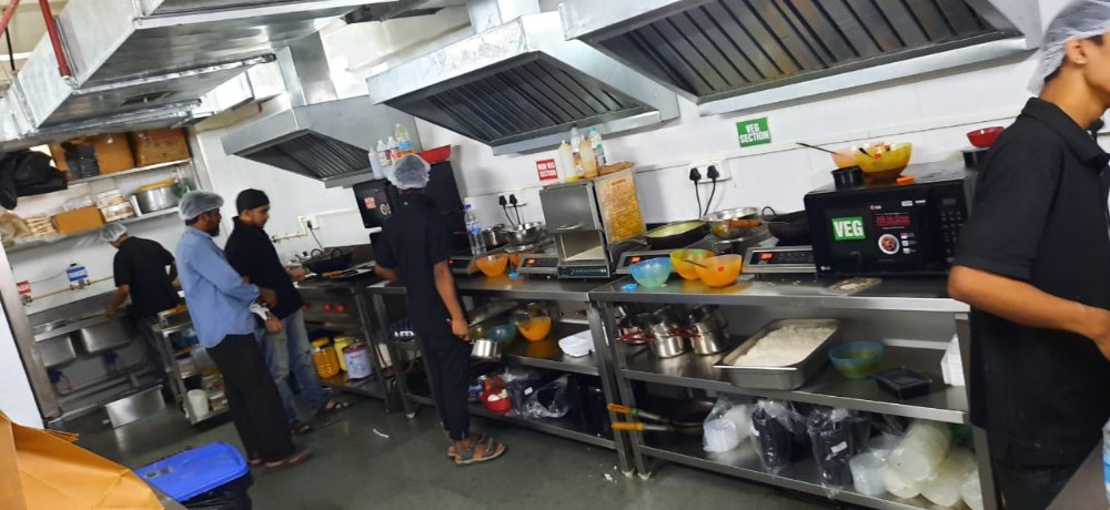 SS Equipment Manufacturer Kitchen Set Up, For Hotel