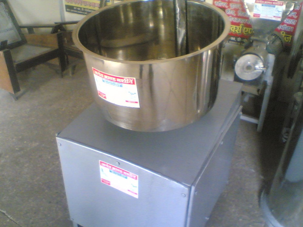 Stainless Steel Round Dough Kneader, Capacity: 60 kg Per Hour, 90 kg