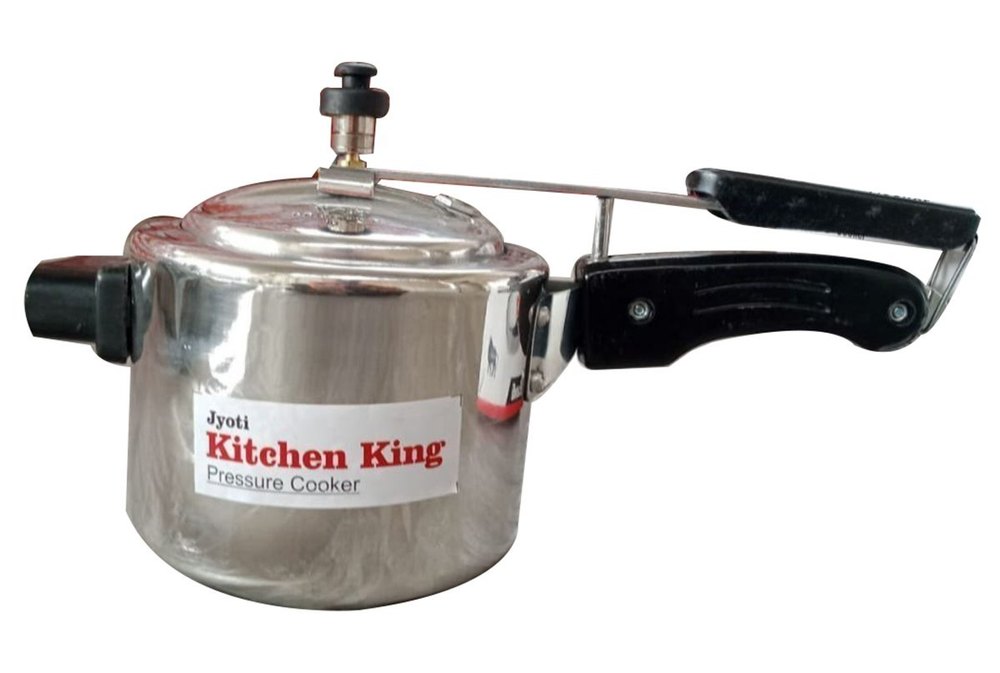 Silver Aluminium Non Stick Pressure Cooker, Capacity: 5L, Size: 4.6 Inch Diameter