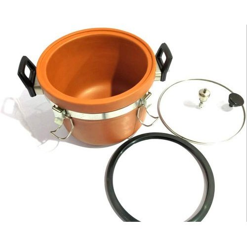 Terracotta Clay Cooker, For Home, Capacity: 4 Liter