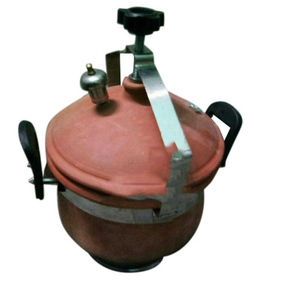 3 Litre Brown Clay Cooker, For Home, Size: 10x6 Inch