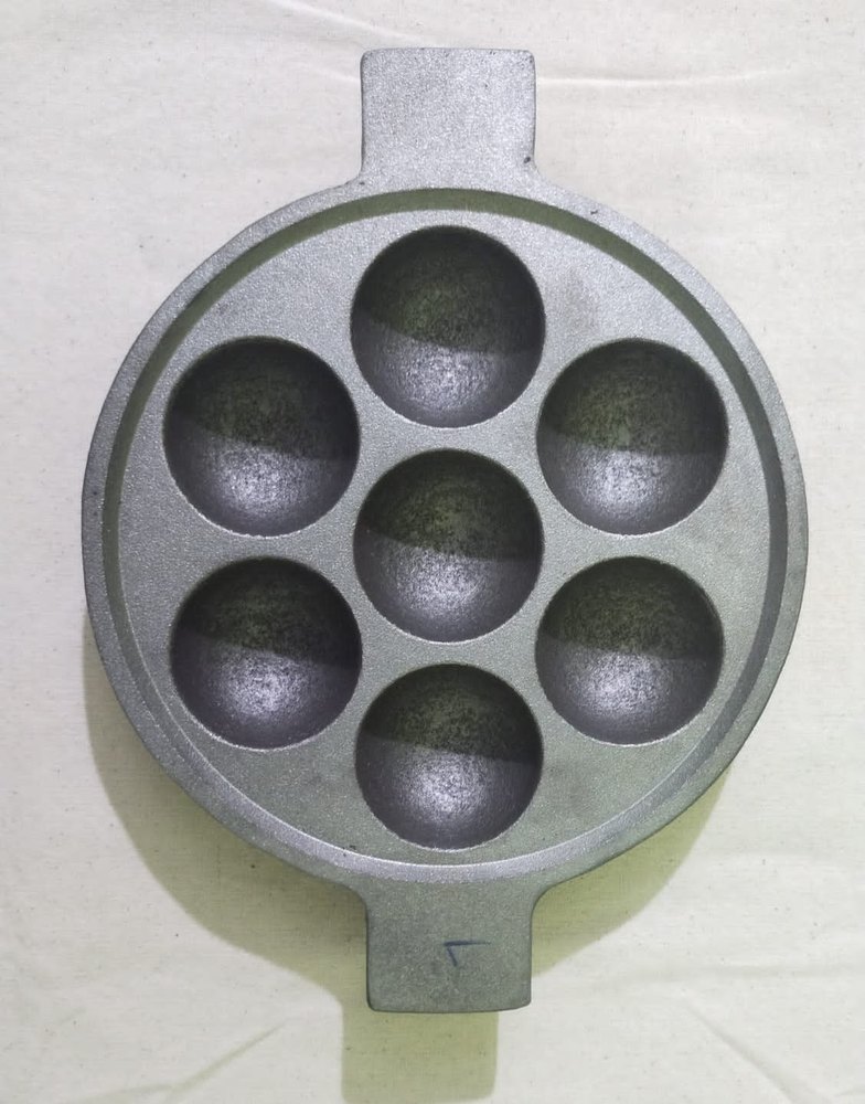 Grey Cast Iron Panniyara tawa, Round, Capacity: 8 Inches, Wt 3.4 Kgs