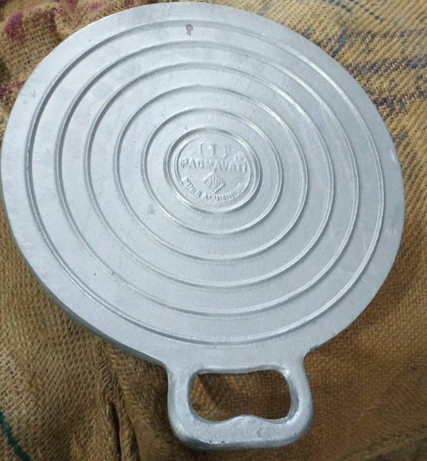 Silver Aluminium Tawa For Export, Size: 12 To 22 img