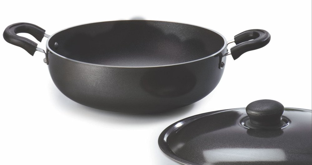 Aluminum Black Karahi Deep With Stainless Steel Lid, Size: Small