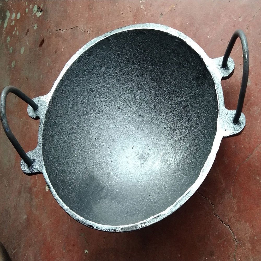 Silver Cast Iron Cooking Kadai, Round, Capacity: 2L