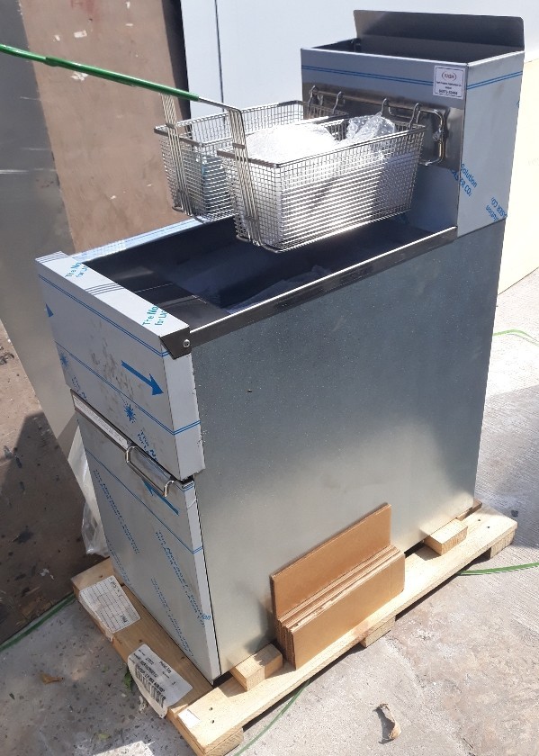 Yash Commercial Gas Fryers, Size: 550 X 430 X 300 mm