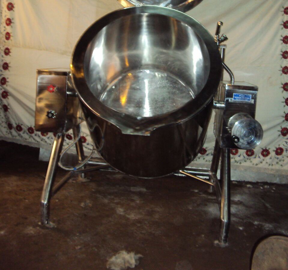 Stainless Steel Electric Bratt Pan Tilting Pan 9 KW For Hotel , Restaurant, And Commercial Kitchen img