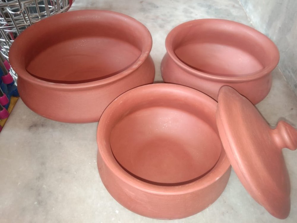 Brown Round Clay Pot Set