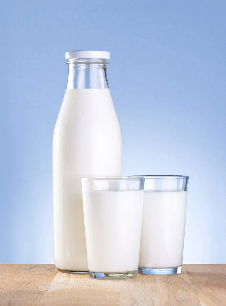 Aadhenu Raw Chilled Skimmed Milk, Fat: 1.5%, Quantity Per Pack: 5 Liters