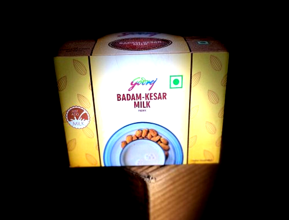 Godrej Badam Kesar Milk Sachet, 200 gm, Packaging Type: Tetra Pack