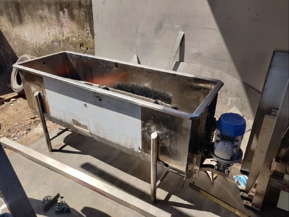 Milk Can Scrubber Machine, For Cleaning Utensils