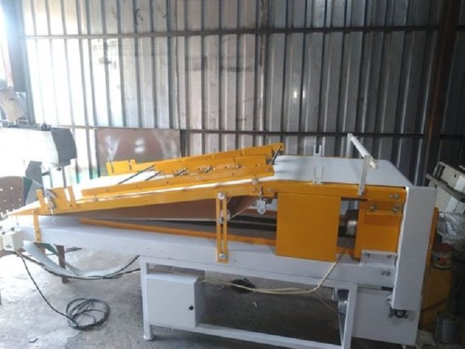 Electric Semi Automatic Khari Cutting Machine