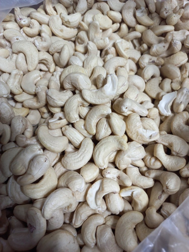 Manufacture(processing Unit) High Grade Processed Cashew Nuts Raw Roasted, Packaging Type: Tin Box img