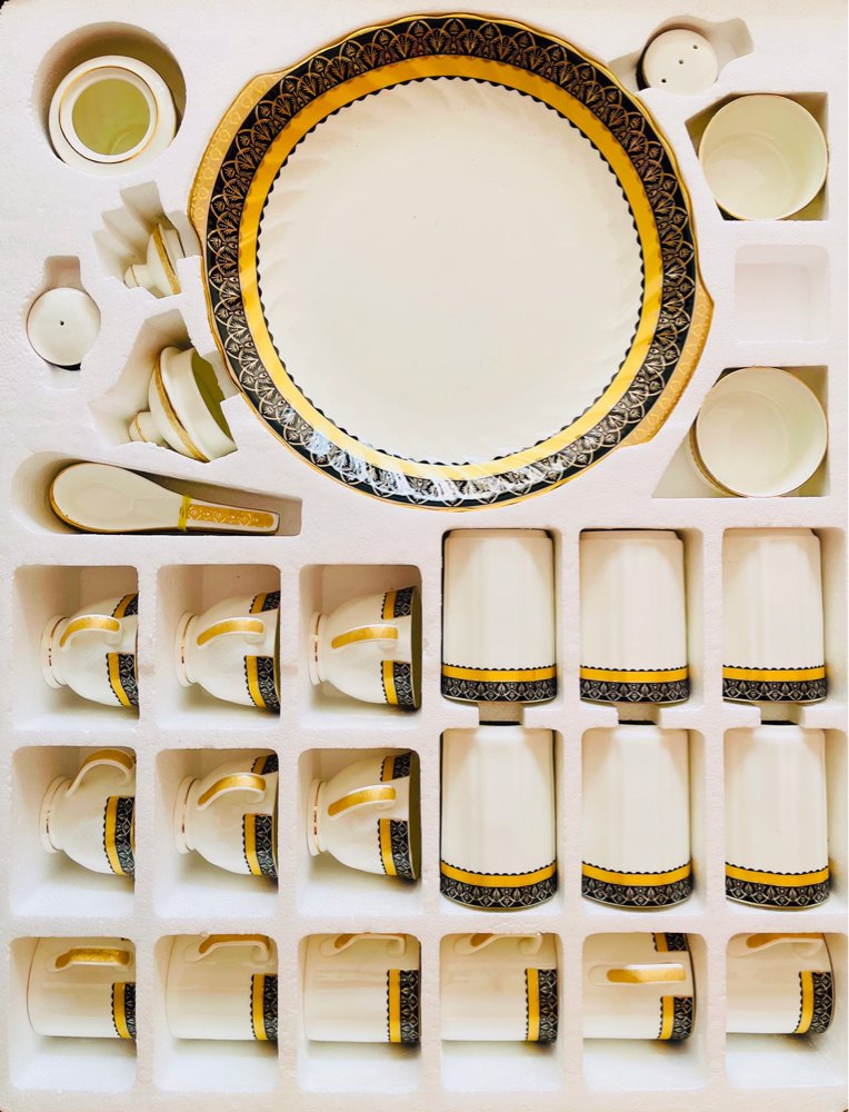 White Ceramic Golden Dinner Set, For Home, Packaging Type: Thermal Packaging img