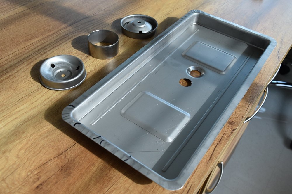 priyank Servicing Stainless Steel Tray, For Industrial, Shape: Square