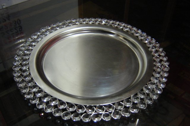 Round Metal Crystal Charger Plate for Hotel, Size: 33 Cm
