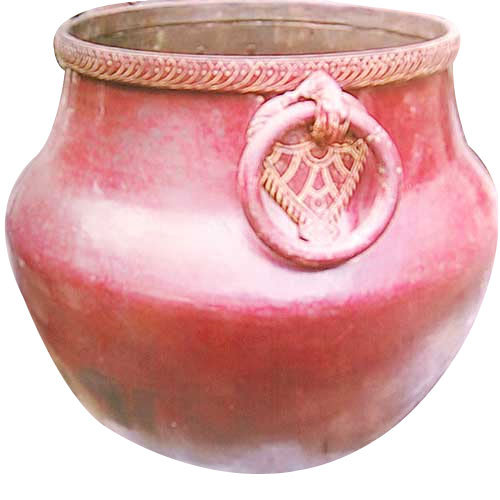 Fine As shown in picture Brass Pot