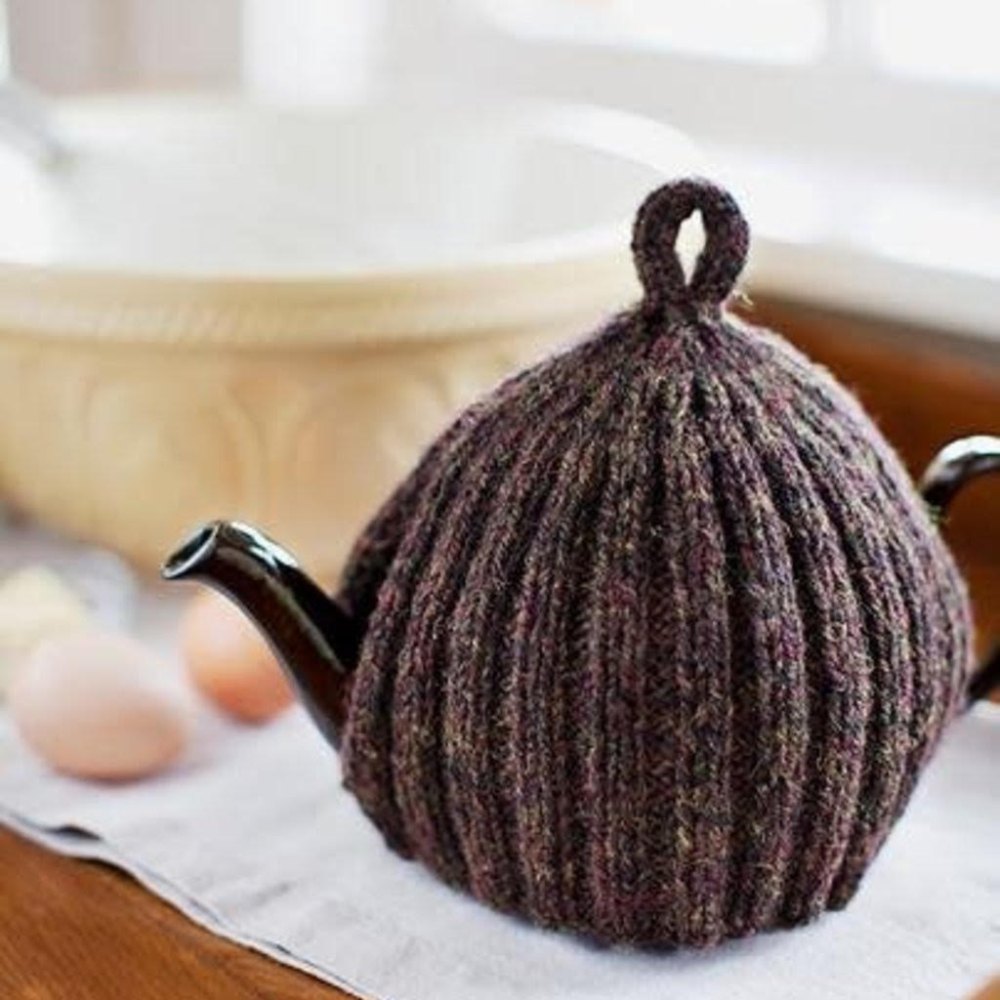 M&M Maroon Tea Cozy, Size: 15*15 cm