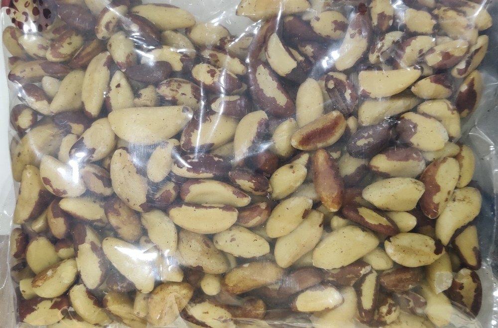 Packed Dried Brazil Nuts, Packaging Size: 1kg img